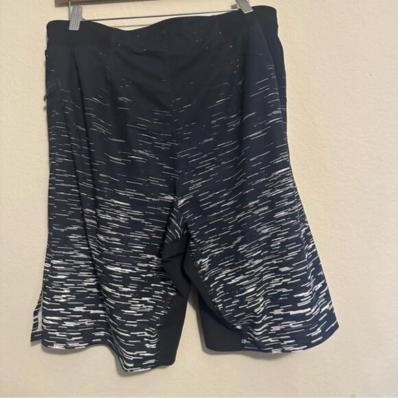Lululemon Assert Short Gondola Stripe Black White / Black Linerless Size Large - Picture 4 of 10